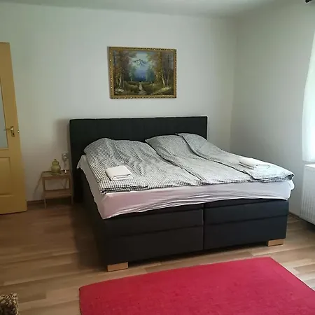 Bakonybel Apartment *